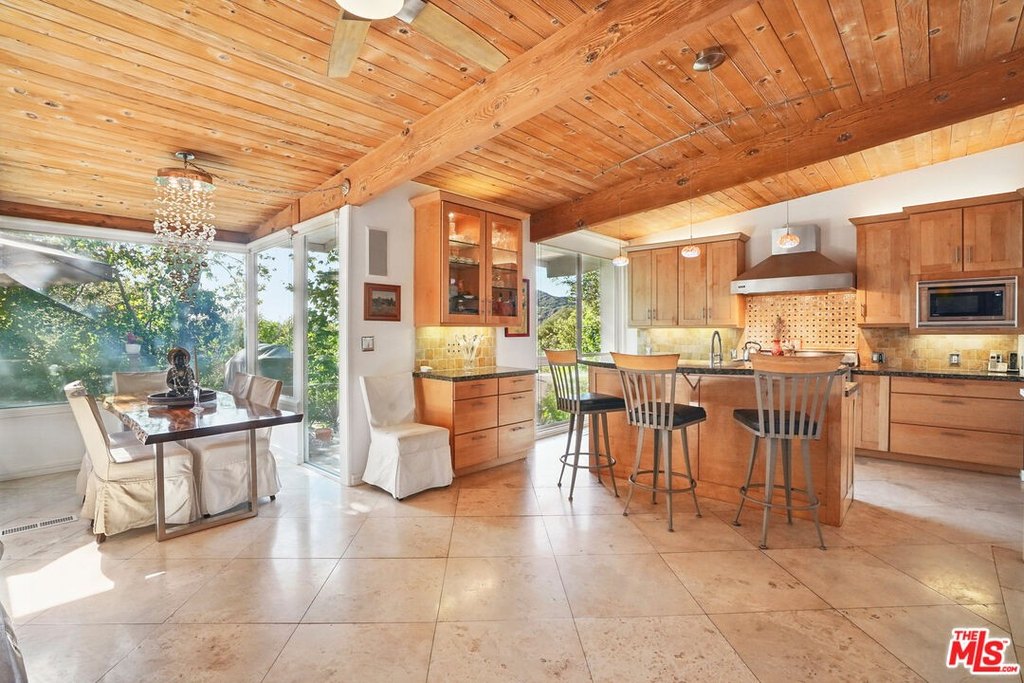 Calabasas, California, 91302, United States, 4 Bedrooms Bedrooms, ,3 BathroomsBathrooms,Residential,Forsale,1922115