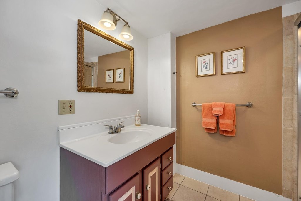 Weare, New Hampshire, 03281, United States, 4 Bedrooms Bedrooms, ,2.5 BathroomsBathrooms,Residential,Forsale,1952917
