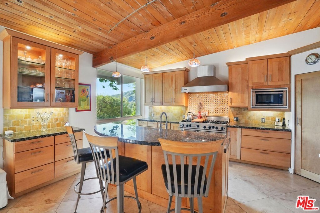 Calabasas, California, 91302, United States, 4 Bedrooms Bedrooms, ,3 BathroomsBathrooms,Residential,Forsale,1922115