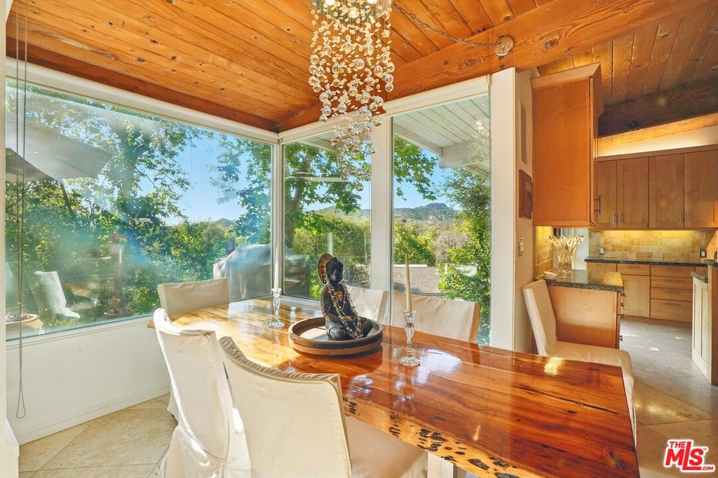 Calabasas, California, 91302, United States, 4 Bedrooms Bedrooms, ,3 BathroomsBathrooms,Residential,Forsale,1922115