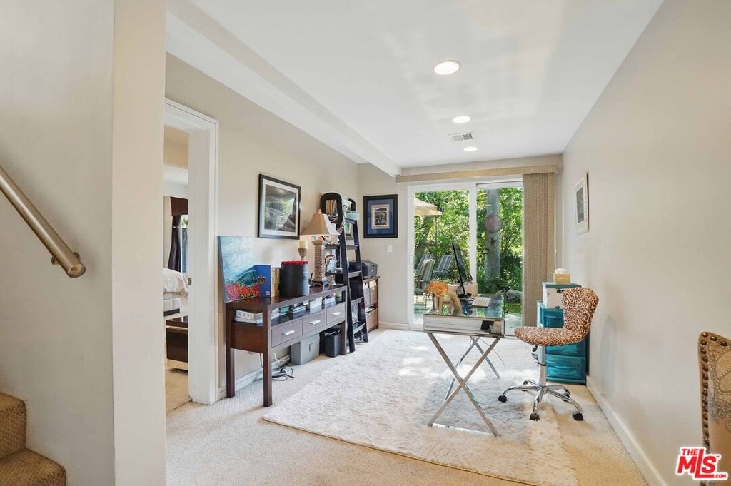 Calabasas, California, 91302, United States, 4 Bedrooms Bedrooms, ,3 BathroomsBathrooms,Residential,Forsale,1922115