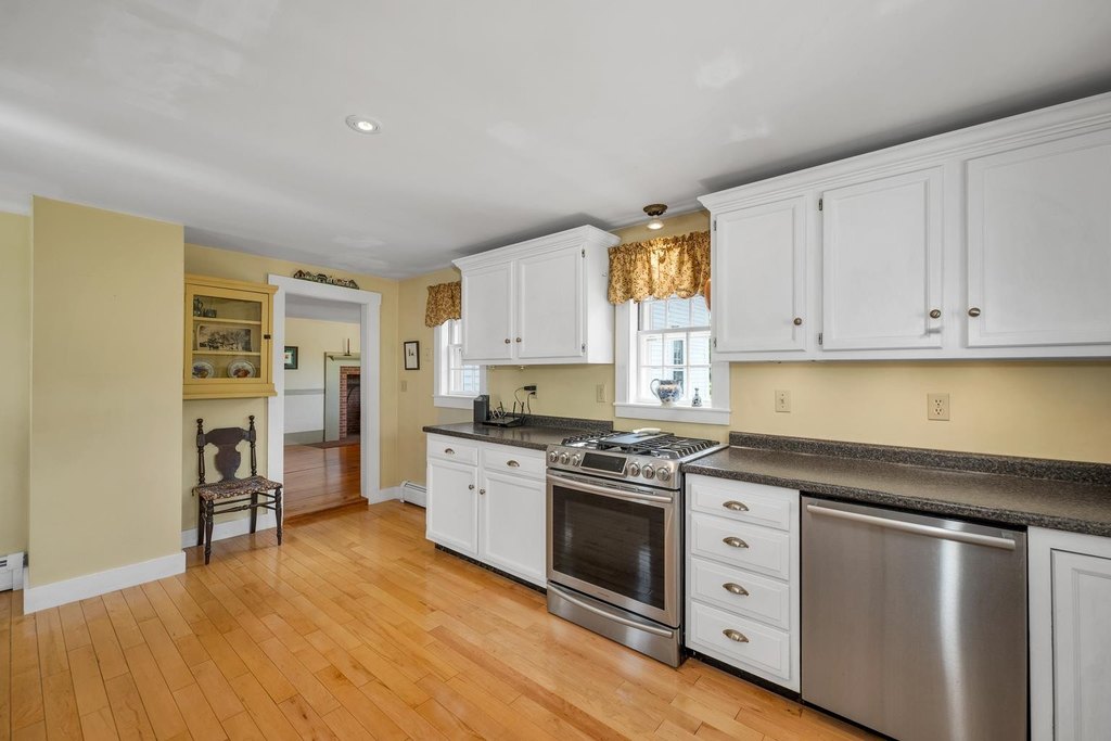 Weare, New Hampshire, 03281, United States, 4 Bedrooms Bedrooms, ,2.5 BathroomsBathrooms,Residential,Forsale,1952917