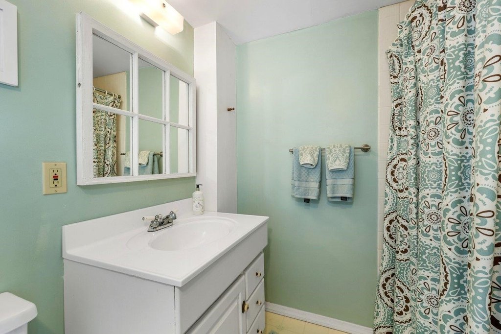 Weare, New Hampshire, 03281, United States, 4 Bedrooms Bedrooms, ,2.5 BathroomsBathrooms,Residential,Forsale,1952917