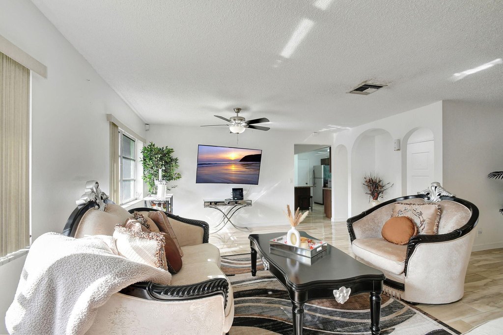 Boynton Beach, Florida, 33435, United States, 3 Bedrooms Bedrooms, ,2 BathroomsBathrooms,Residential,Forsale,1886558