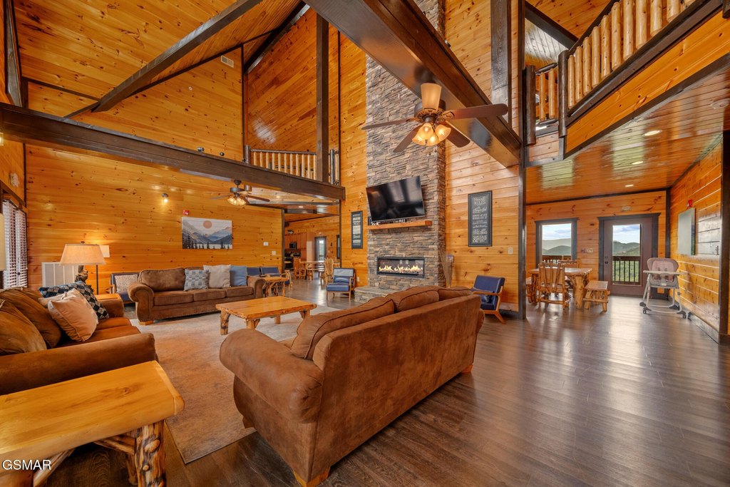 Pigeon Forge, Tennessee, 37863, United States, 12 Bedrooms Bedrooms, ,14 BathroomsBathrooms,Residential,Forsale,1942432