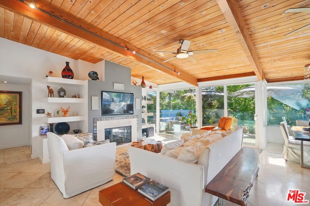 Calabasas, California, 91302, United States, 4 Bedrooms Bedrooms, ,3 BathroomsBathrooms,Residential,Forsale,1922115