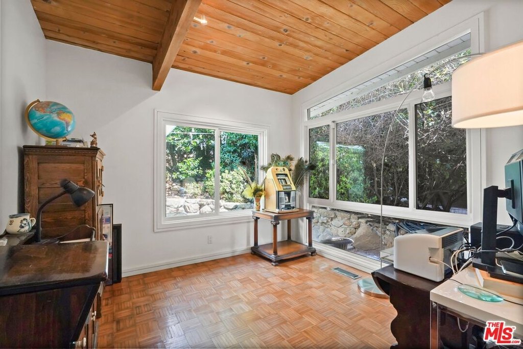 Calabasas, California, 91302, United States, 4 Bedrooms Bedrooms, ,3 BathroomsBathrooms,Residential,Forsale,1922115