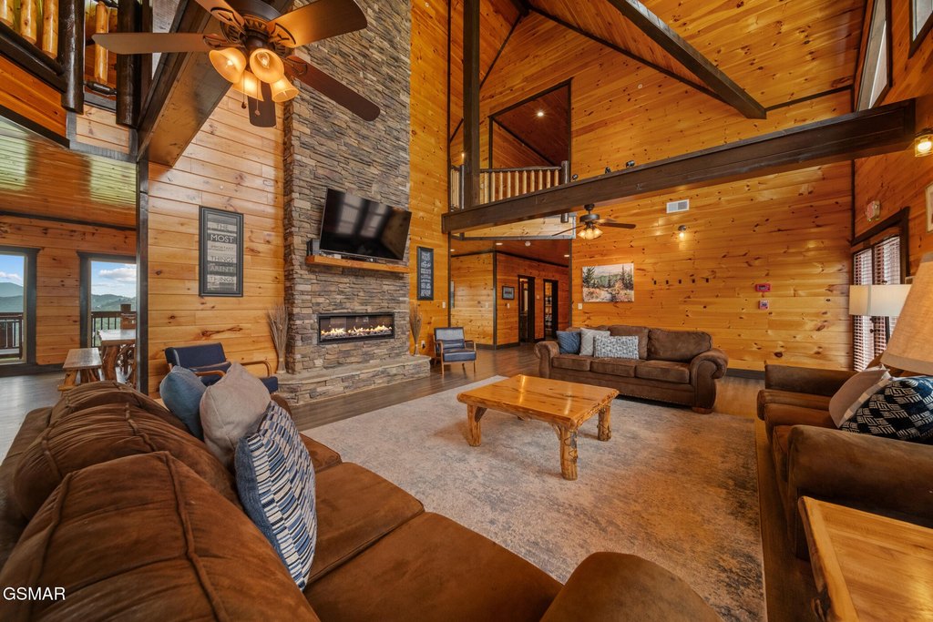 Pigeon Forge, Tennessee, 37863, United States, 12 Bedrooms Bedrooms, ,14 BathroomsBathrooms,Residential,Forsale,1942432