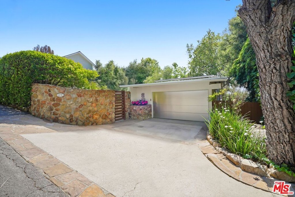 Calabasas, California, 91302, United States, 4 Bedrooms Bedrooms, ,3 BathroomsBathrooms,Residential,Forsale,1922115