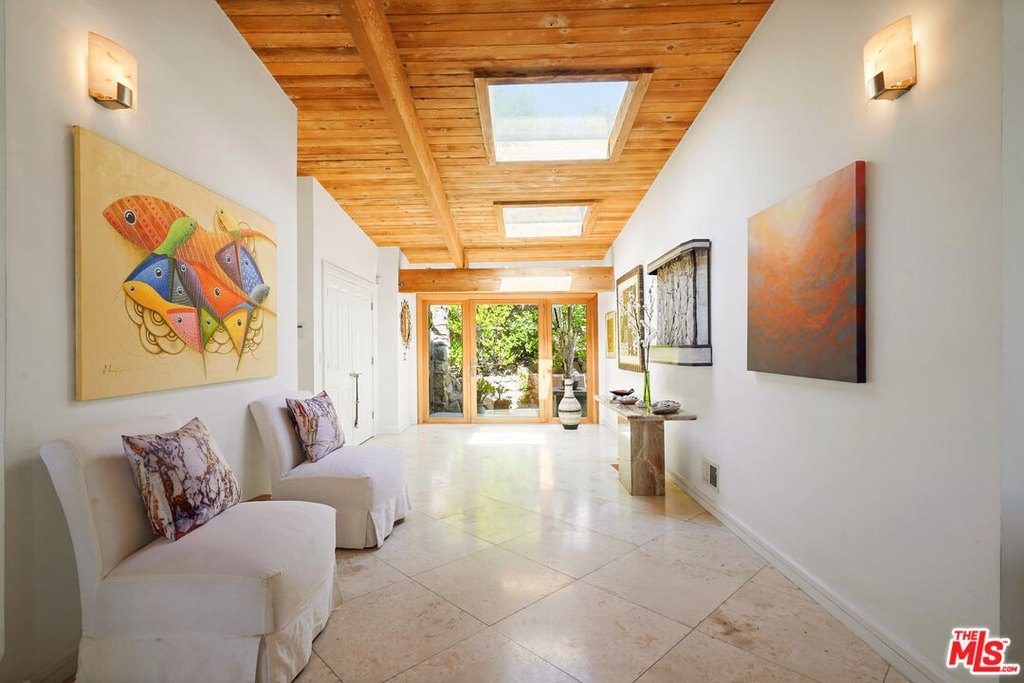 Calabasas, California, 91302, United States, 4 Bedrooms Bedrooms, ,3 BathroomsBathrooms,Residential,Forsale,1922115