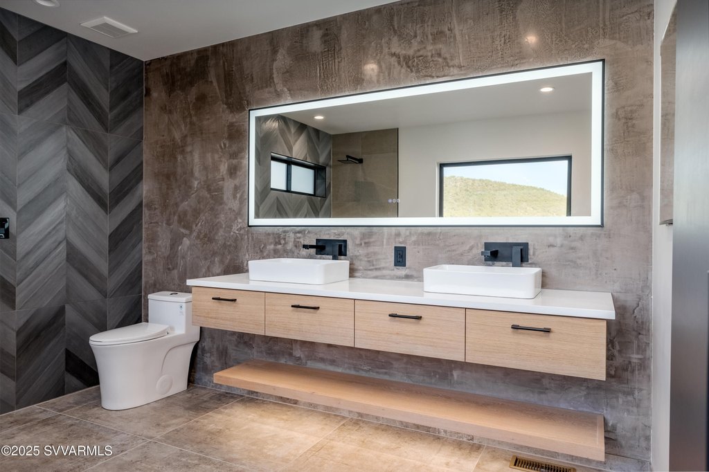 Sedona, Arizona, 86336, United States, 4 Bedrooms Bedrooms, ,4 BathroomsBathrooms,Residential,Forsale,1886697