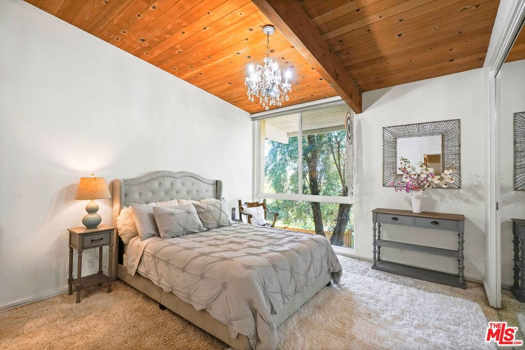 Calabasas, California, 91302, United States, 4 Bedrooms Bedrooms, ,3 BathroomsBathrooms,Residential,Forsale,1922115