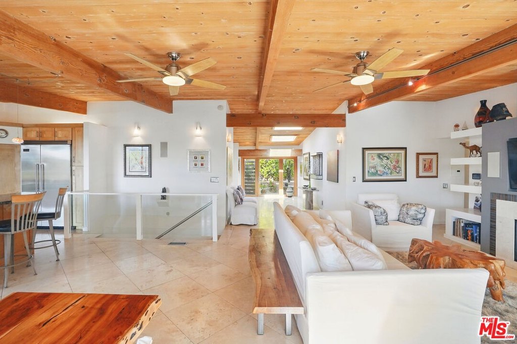 Calabasas, California, 91302, United States, 4 Bedrooms Bedrooms, ,3 BathroomsBathrooms,Residential,Forsale,1922115