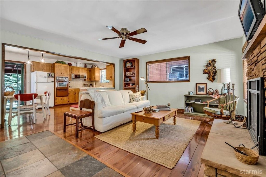 South Lake Tahoe, California, 96150, United States, 2 Bedrooms Bedrooms, ,1 BathroomBathrooms,Residential,Forsale,1920156