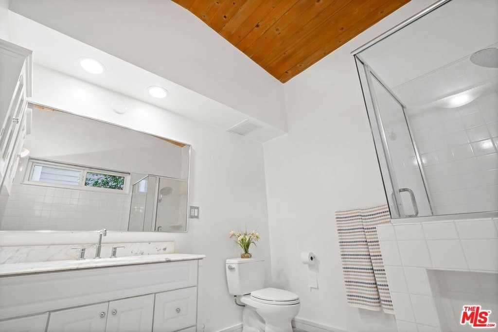 Calabasas, California, 91302, United States, 4 Bedrooms Bedrooms, ,3 BathroomsBathrooms,Residential,Forsale,1922115