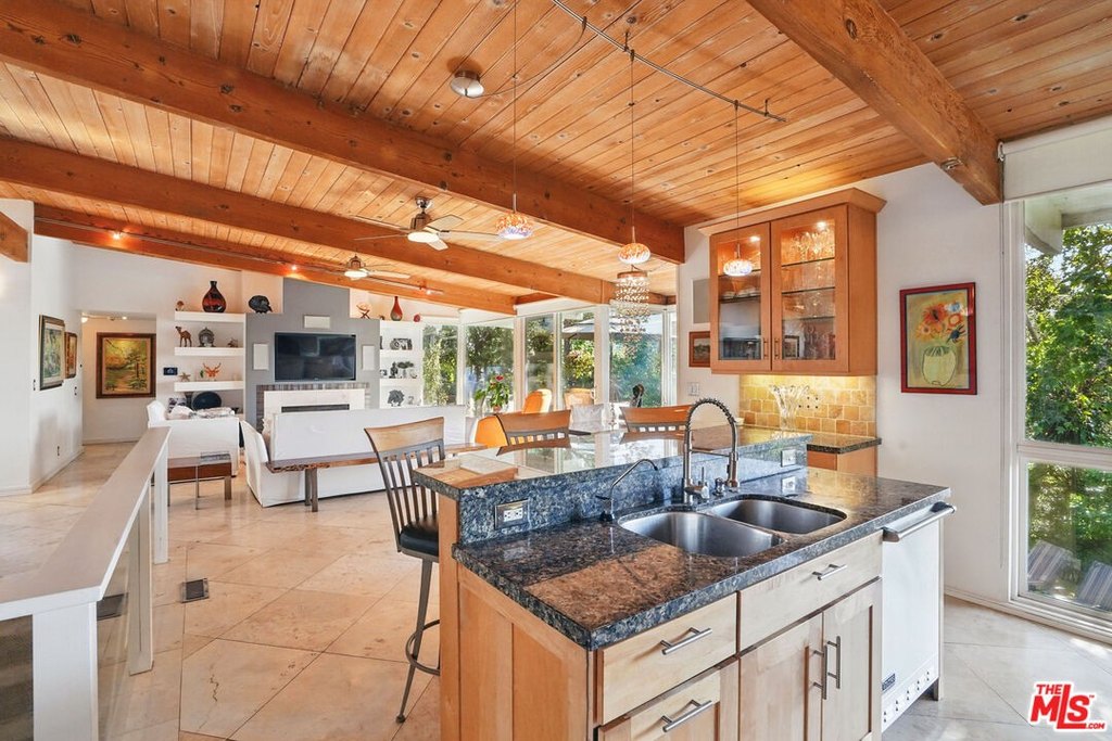 Calabasas, California, 91302, United States, 4 Bedrooms Bedrooms, ,3 BathroomsBathrooms,Residential,Forsale,1922115