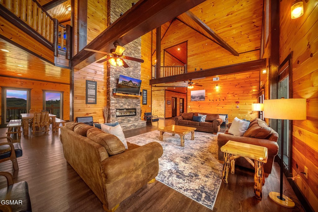 Pigeon Forge, Tennessee, 37863, United States, 12 Bedrooms Bedrooms, ,14 BathroomsBathrooms,Residential,Forsale,1942432