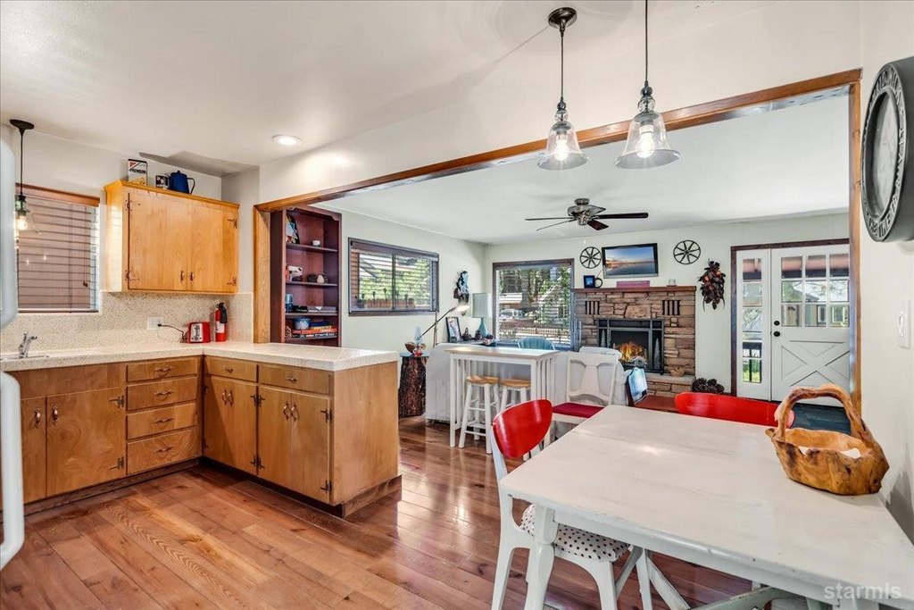 South Lake Tahoe, California, 96150, United States, 2 Bedrooms Bedrooms, ,1 BathroomBathrooms,Residential,Forsale,1920156