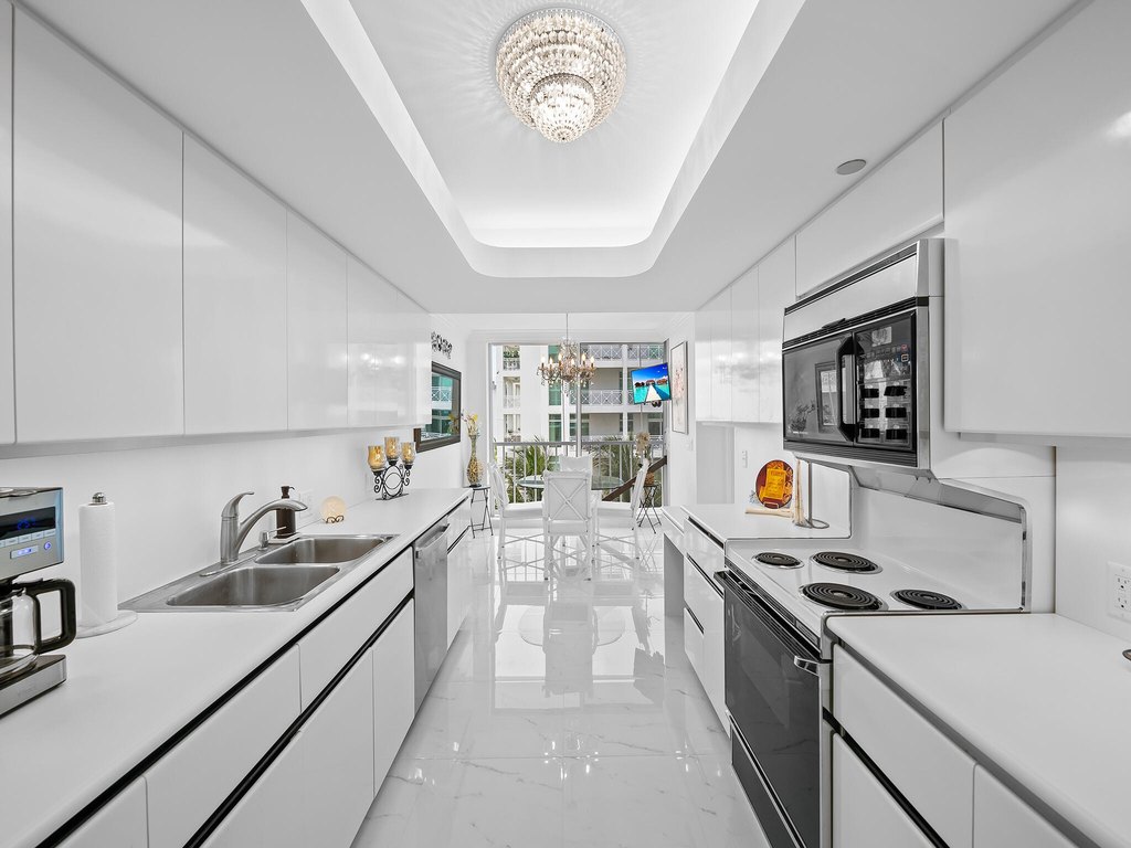 Highland Beach, Florida, 33487, United States, 3 Bedrooms Bedrooms, ,3 BathroomsBathrooms,Residential,Forsale,1886573