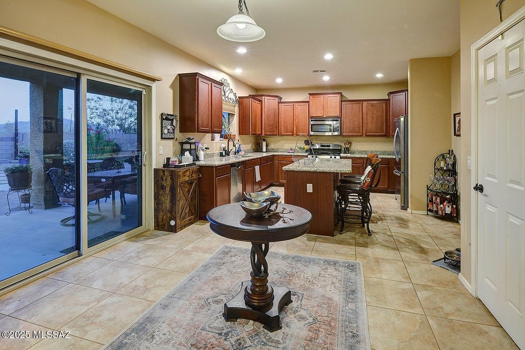 Tucson, Arizona, 85742, United States, 5 Bedrooms Bedrooms, ,3 BathroomsBathrooms,Residential,Forsale,1988803