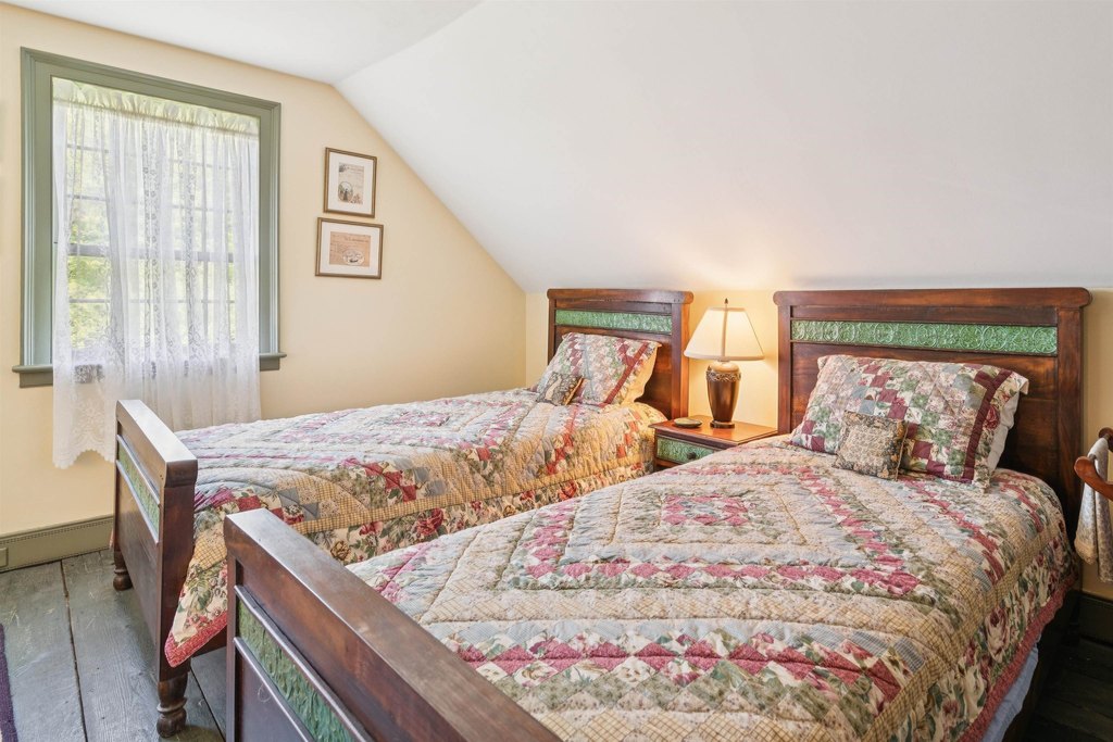 Barnard, Vermont, 05031, United States, 3 Bedrooms Bedrooms, ,3.5 BathroomsBathrooms,Residential,Forsale,1999503