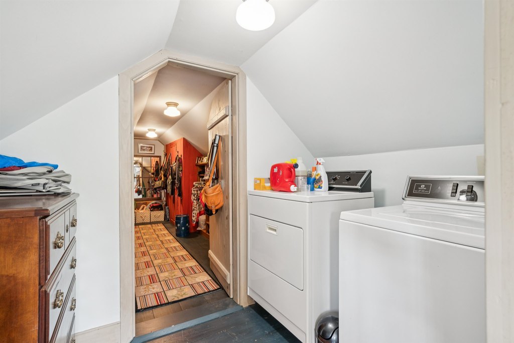 Barnard, Vermont, 05031, United States, 3 Bedrooms Bedrooms, ,3.5 BathroomsBathrooms,Residential,Forsale,1999503