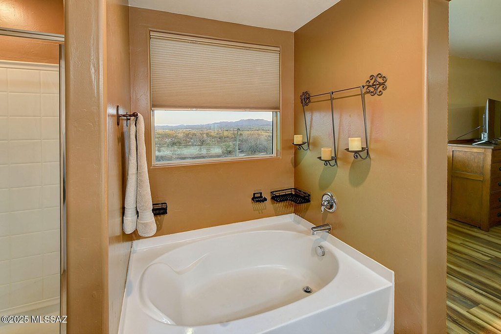 Tucson, Arizona, 85742, United States, 5 Bedrooms Bedrooms, ,3 BathroomsBathrooms,Residential,Forsale,1988803