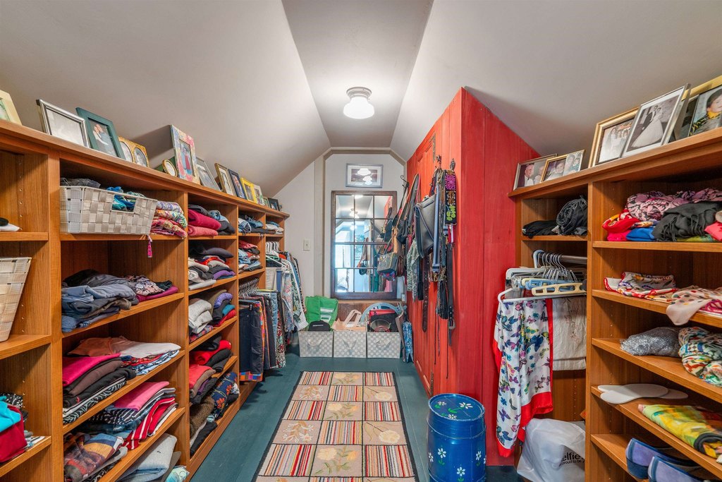 Barnard, Vermont, 05031, United States, 3 Bedrooms Bedrooms, ,3.5 BathroomsBathrooms,Residential,Forsale,1999503