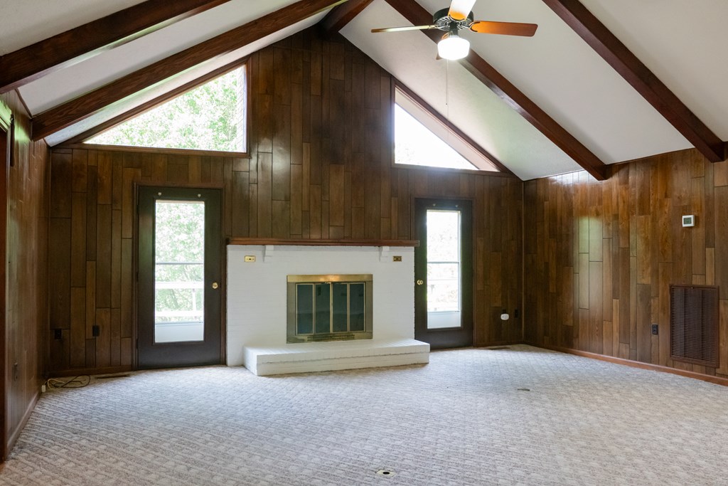 Livingston, Tennessee, 38570, United States, 3 Bedrooms Bedrooms, ,3 BathroomsBathrooms,Residential,Forsale,1886025