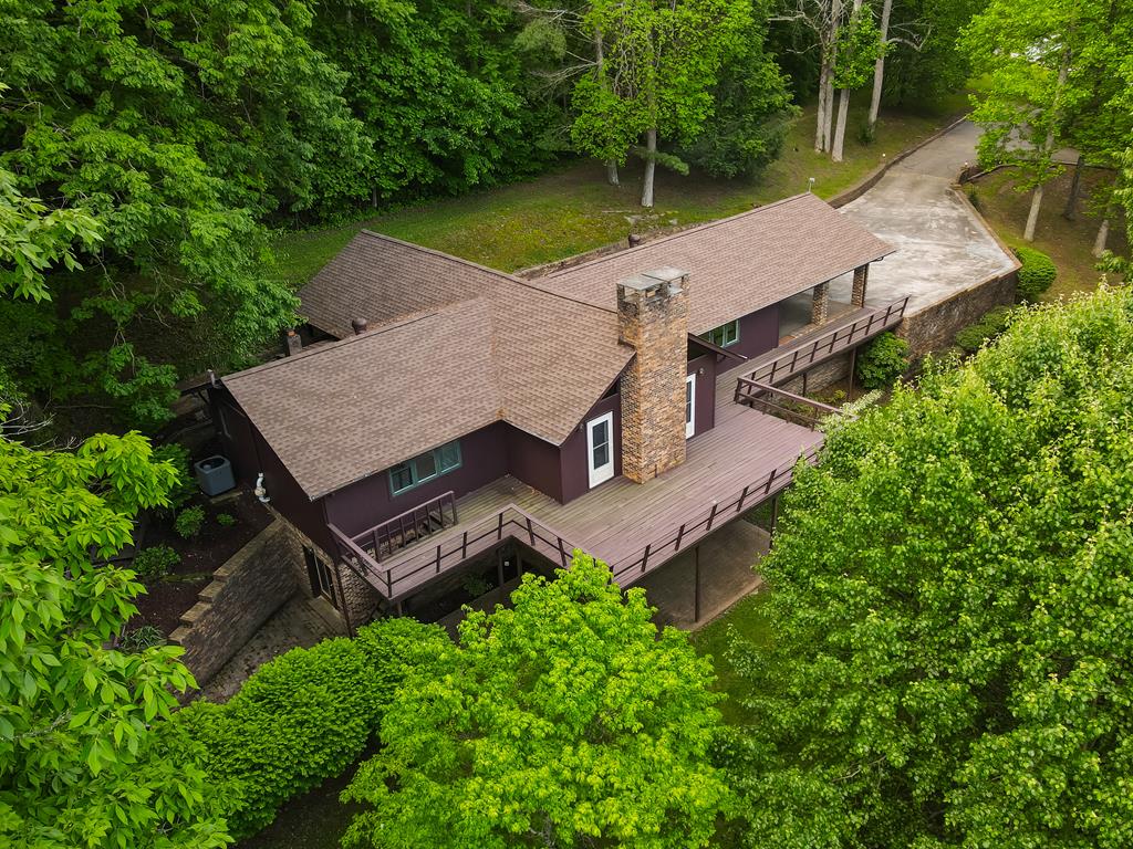 Livingston, Tennessee, 38570, United States, 3 Bedrooms Bedrooms, ,3 BathroomsBathrooms,Residential,Forsale,1886025