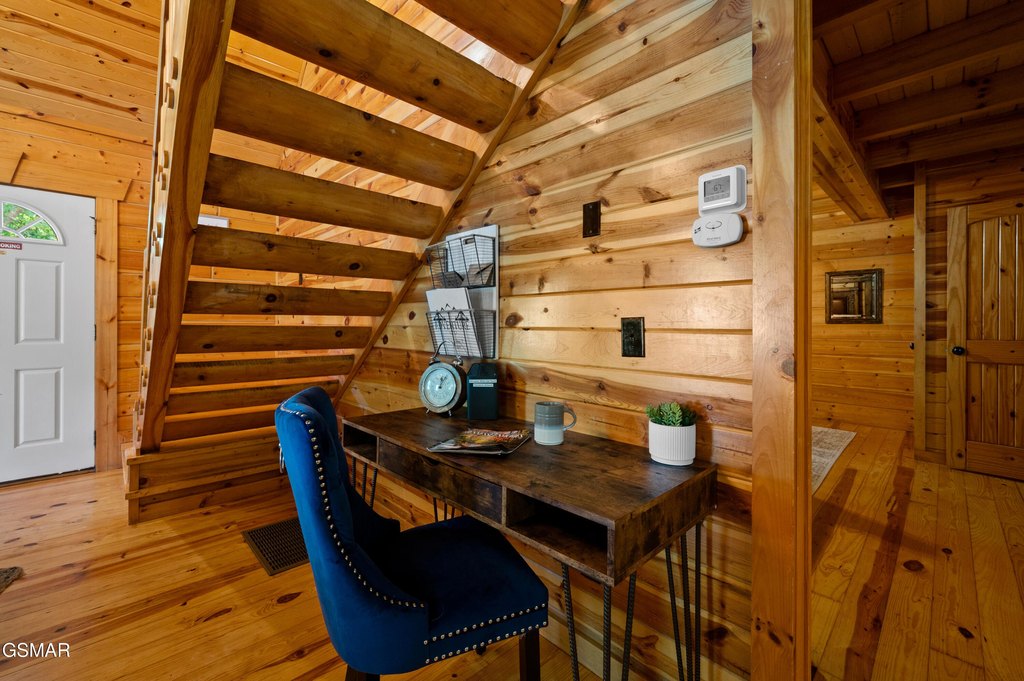 Gatlinburg, Tennessee, 37738, United States, 3 Bedrooms Bedrooms, ,2.5 BathroomsBathrooms,Residential,Forsale,1910223