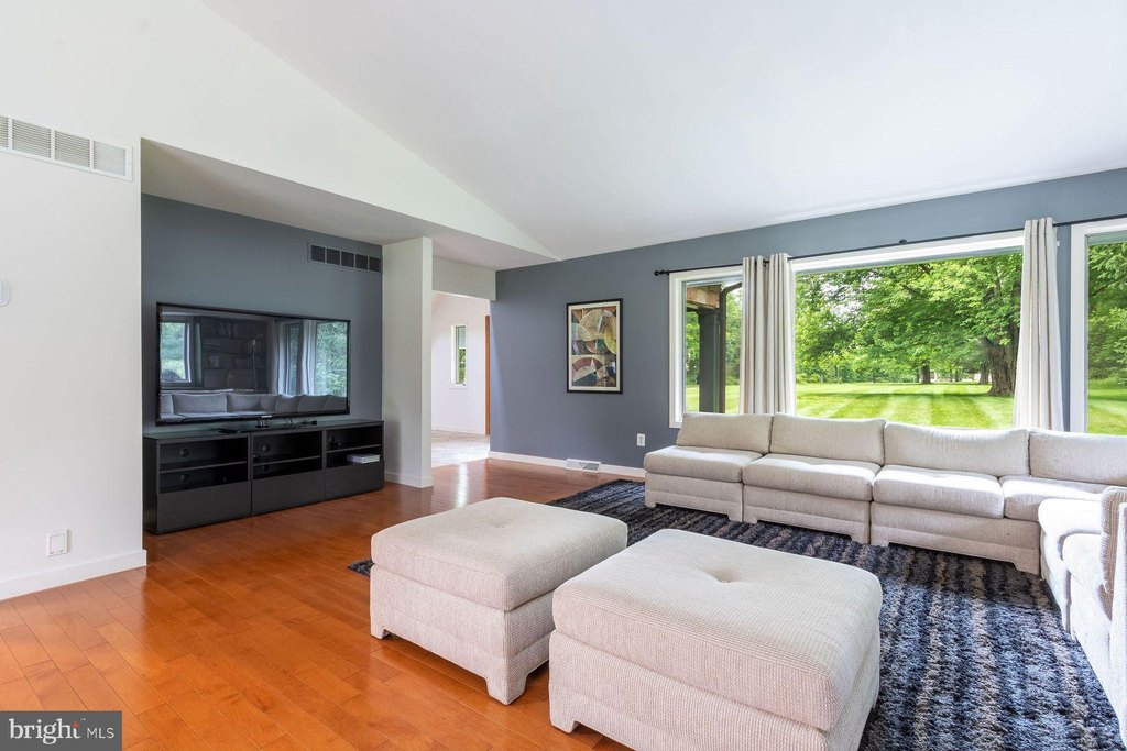 DOYLESTOWN, Pennsylvania, 18901, United States, 5 Bedrooms Bedrooms, ,4 BathroomsBathrooms,Residential,Forsale,1905156