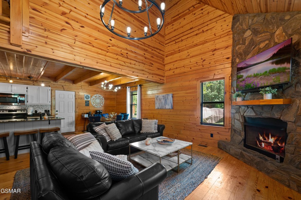 Gatlinburg, Tennessee, 37738, United States, 3 Bedrooms Bedrooms, ,2.5 BathroomsBathrooms,Residential,Forsale,1910223