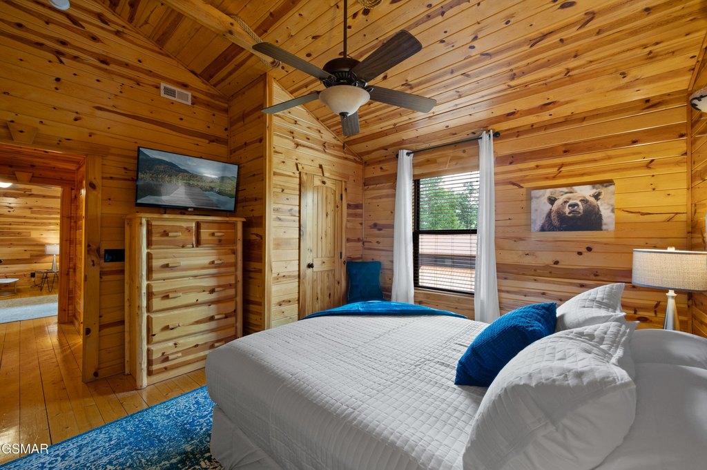 Gatlinburg, Tennessee, 37738, United States, 3 Bedrooms Bedrooms, ,2.5 BathroomsBathrooms,Residential,Forsale,1910223