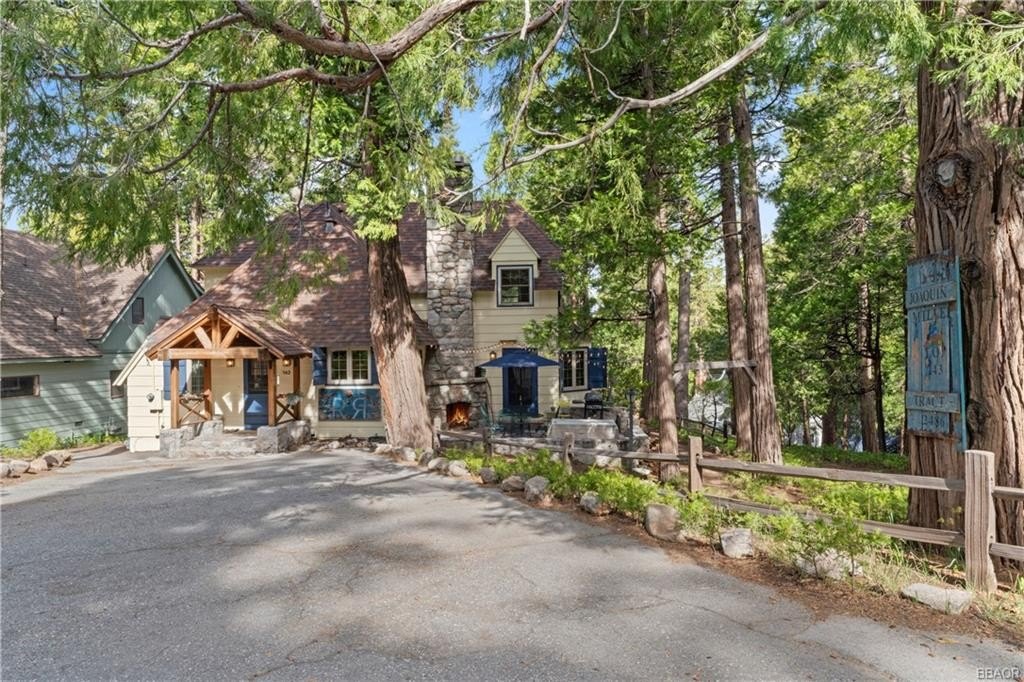 Lake Arrowhead, California, 92352, United States, 4 Bedrooms Bedrooms, ,2 BathroomsBathrooms,Residential,Forsale,1908060