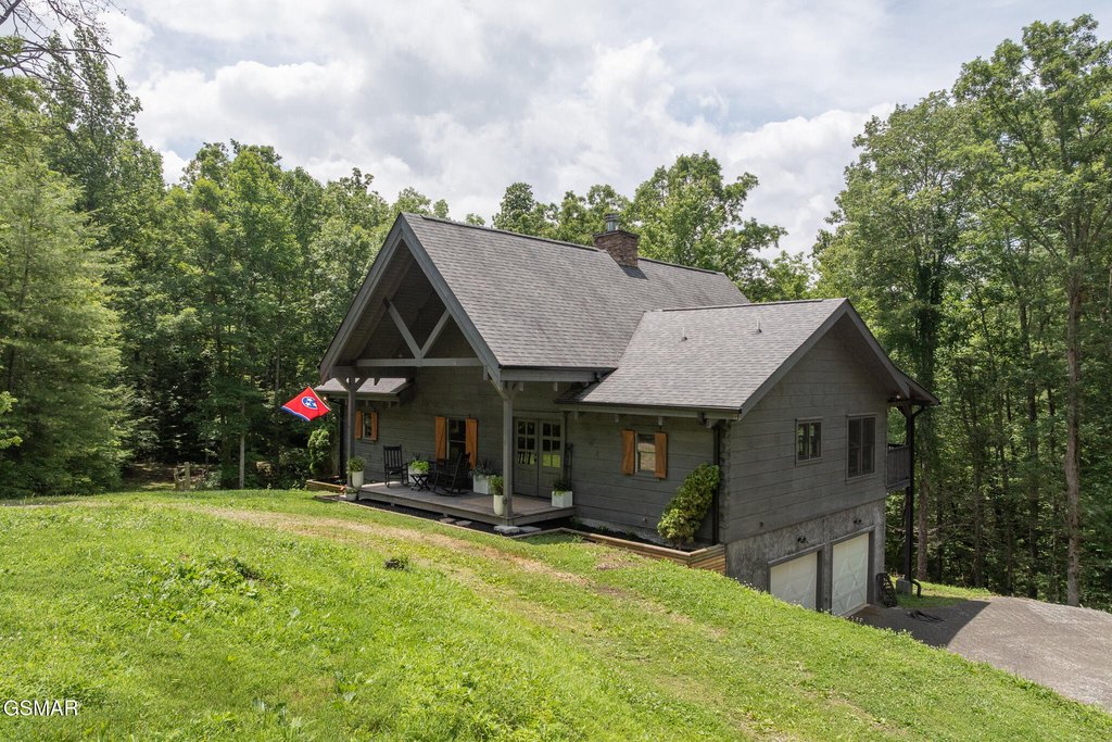 Walland, Tennessee, 37886, United States, 2 Bedrooms Bedrooms, ,2 BathroomsBathrooms,Residential,Forsale,1910195