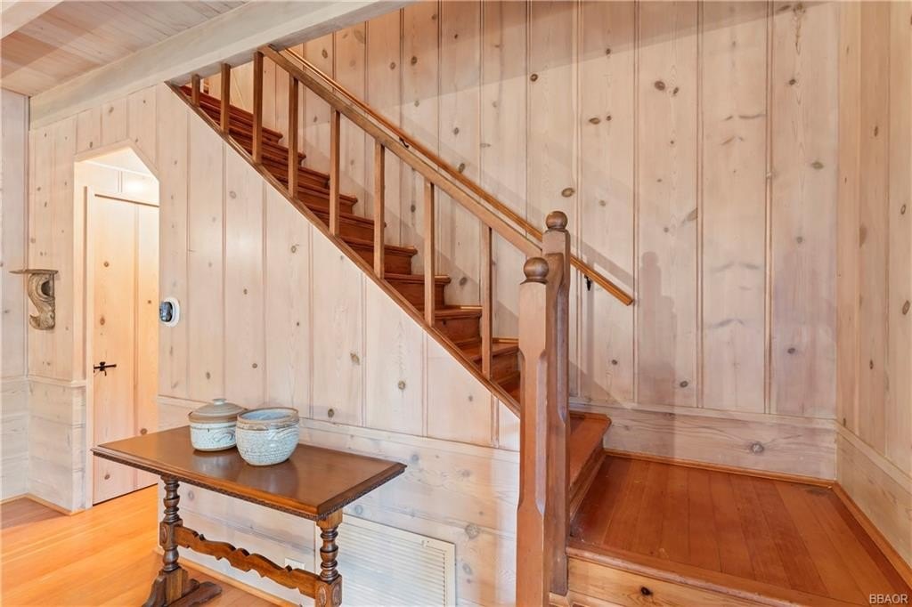 Lake Arrowhead, California, 92352, United States, 4 Bedrooms Bedrooms, ,2 BathroomsBathrooms,Residential,Forsale,1908060