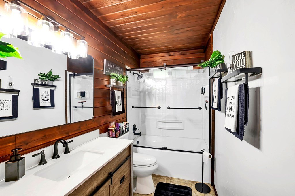 McCall, Idaho, 83638, United States, 5 Bedrooms Bedrooms, ,3 BathroomsBathrooms,Residential,Forsale,1889387