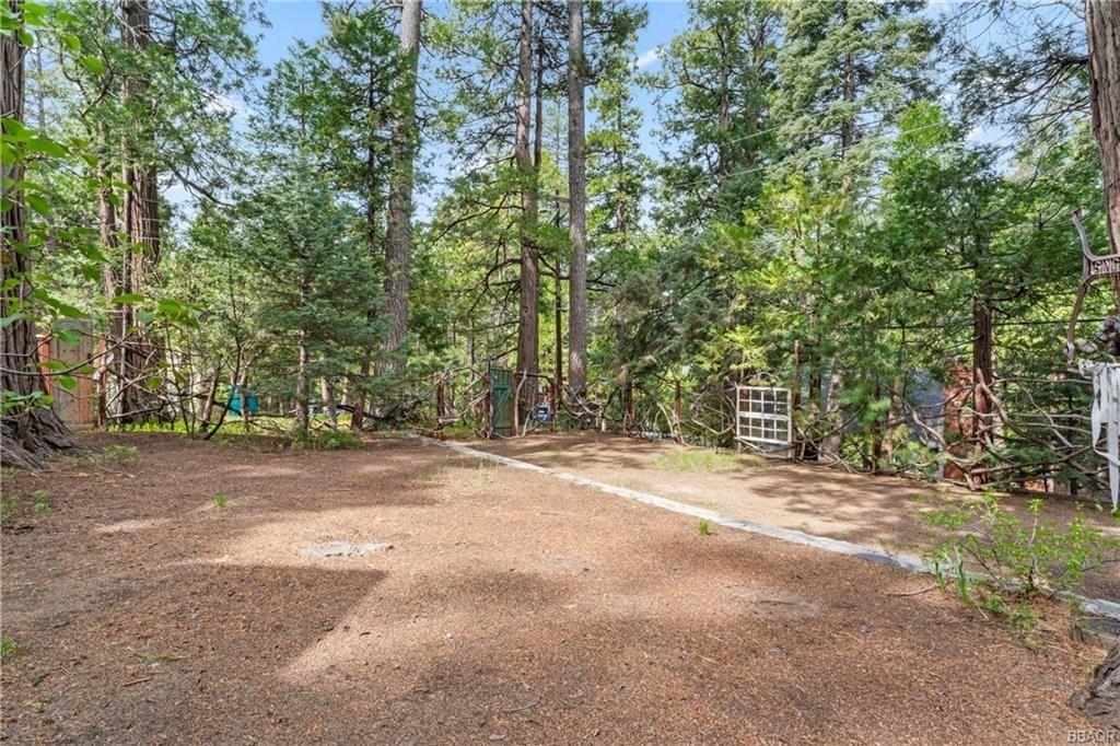 Lake Arrowhead, California, 92352, United States, 4 Bedrooms Bedrooms, ,2 BathroomsBathrooms,Residential,Forsale,1908060