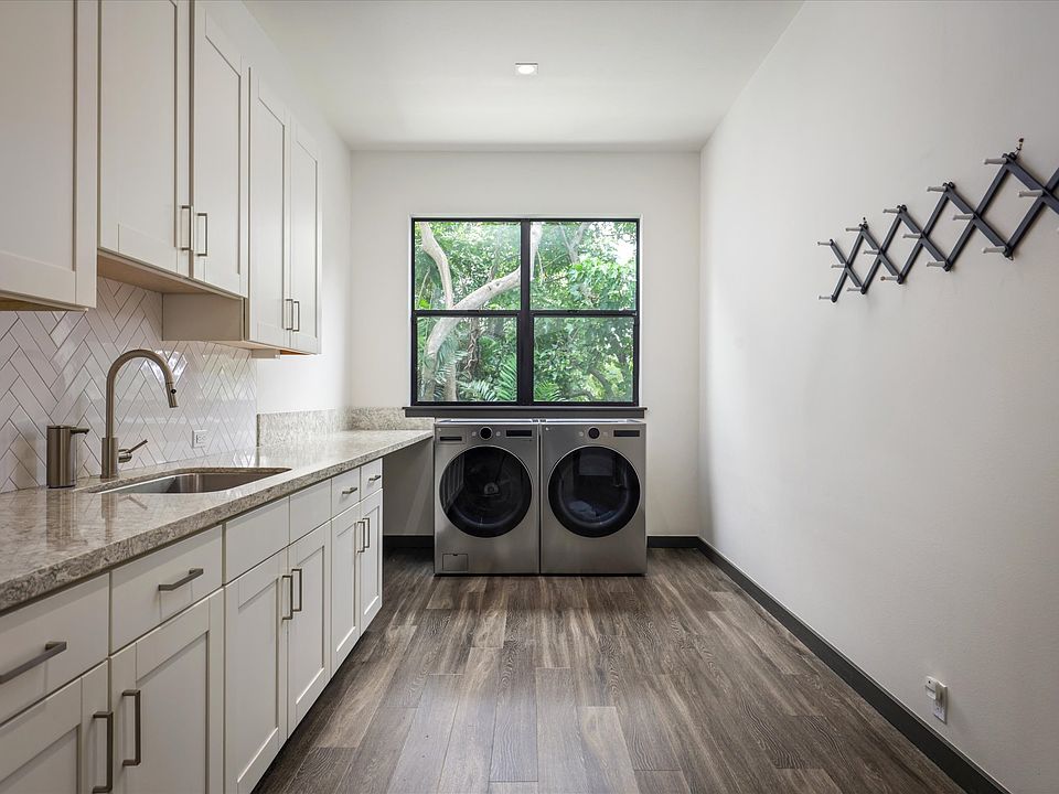 Kailua Kona, Hawaii, 96740, United States, 4 Bedrooms Bedrooms, ,5 BathroomsBathrooms,Residential,Forsale,1886683