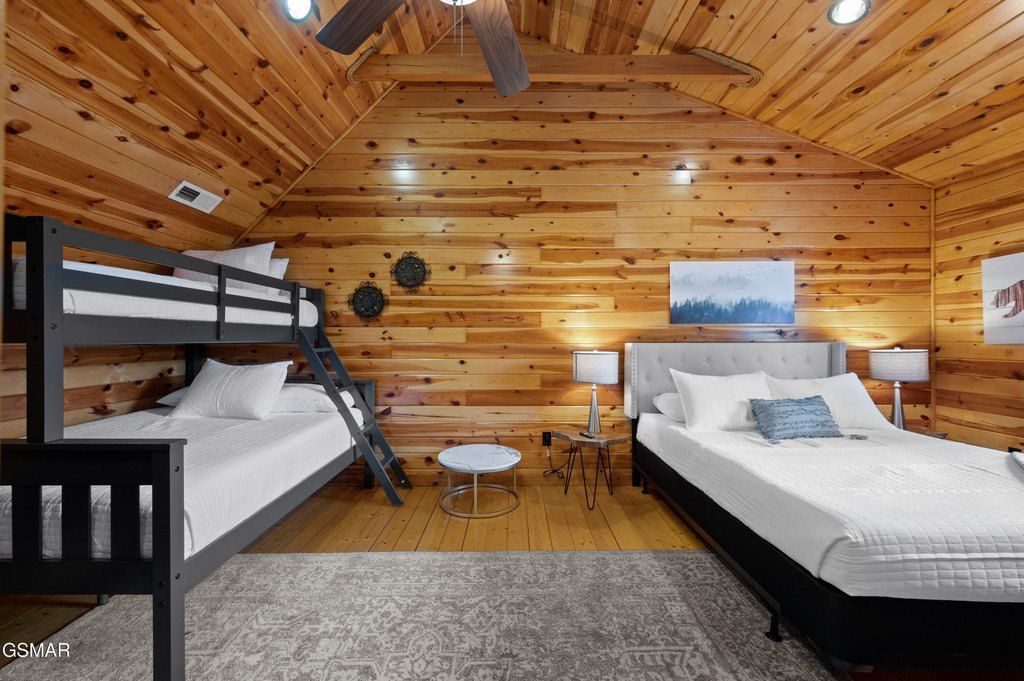 Gatlinburg, Tennessee, 37738, United States, 3 Bedrooms Bedrooms, ,2.5 BathroomsBathrooms,Residential,Forsale,1910223