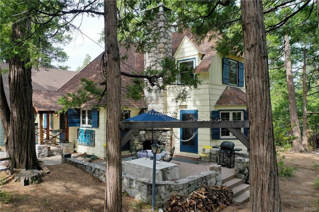 Lake Arrowhead, California, 92352, United States, 4 Bedrooms Bedrooms, ,2 BathroomsBathrooms,Residential,Forsale,1908060