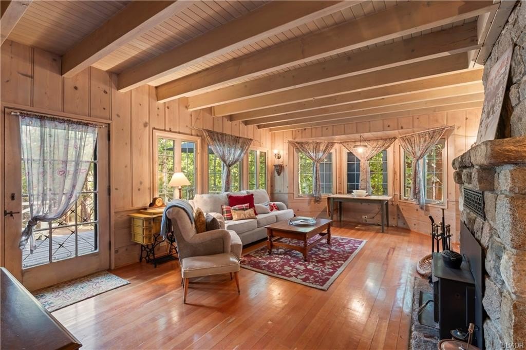 Lake Arrowhead, California, 92352, United States, 4 Bedrooms Bedrooms, ,2 BathroomsBathrooms,Residential,Forsale,1908060