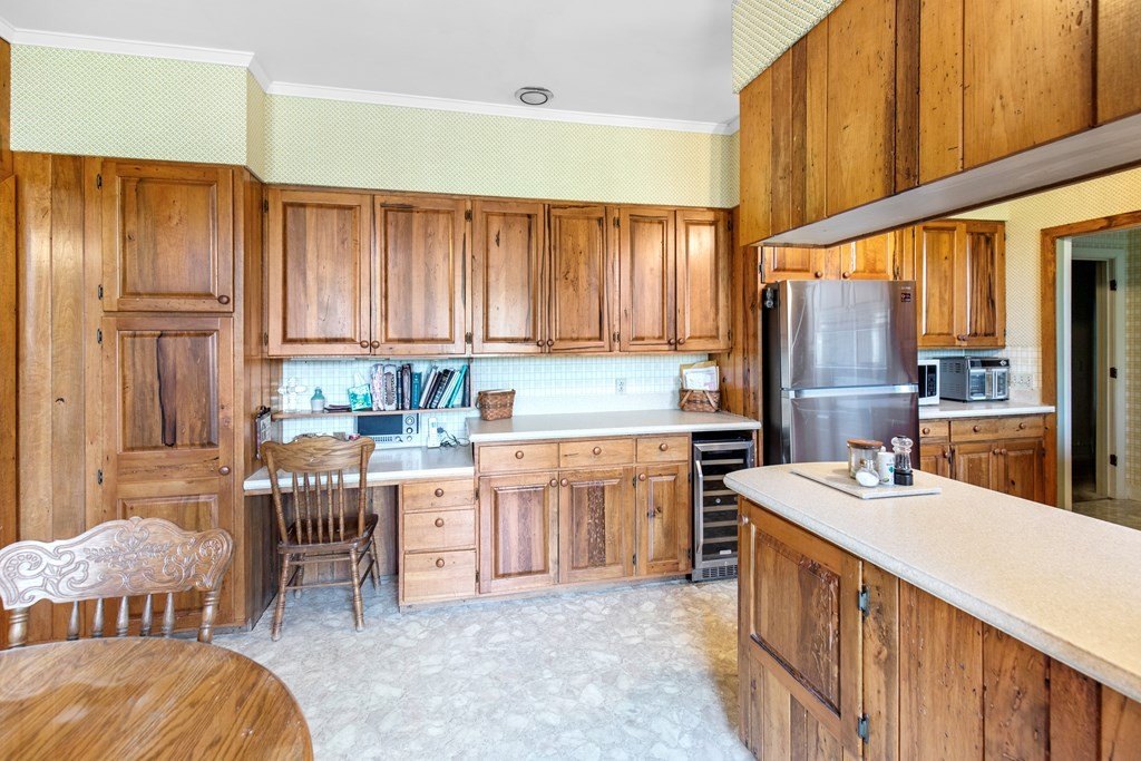 SPARTA, Tennessee, 38583, United States, 5 Bedrooms Bedrooms, ,2.5 BathroomsBathrooms,Residential,Forsale,1905427