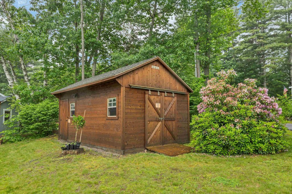 Laconia, New Hampshire, 03246, United States, 3 Bedrooms Bedrooms, ,1.5 BathroomsBathrooms,Residential,Forsale,1968465