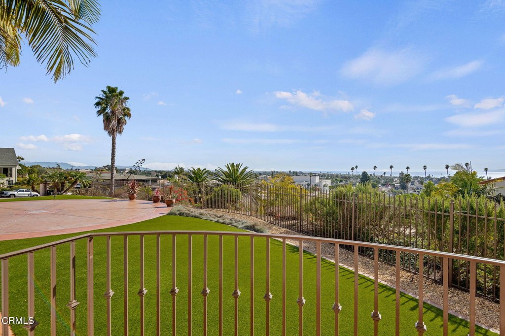 Ventura, California, 93001, United States, 3 Bedrooms Bedrooms, ,3.5 BathroomsBathrooms,Residential,Forsale,1883945