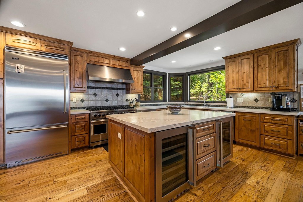Lake Almanor, California, 96137, United States, 4 Bedrooms Bedrooms, ,3.5 BathroomsBathrooms,Residential,Forsale,1888837