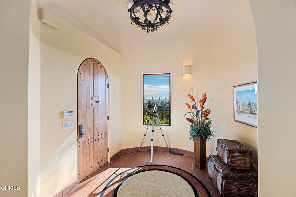 Ventura, California, 93001, United States, 3 Bedrooms Bedrooms, ,3.5 BathroomsBathrooms,Residential,Forsale,1883945