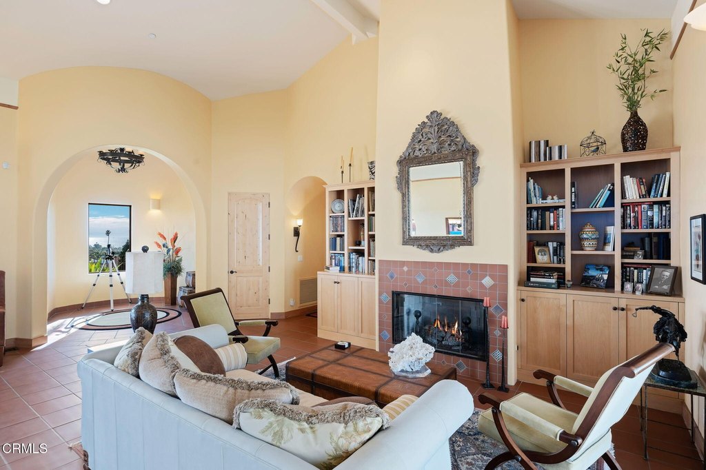 Ventura, California, 93001, United States, 3 Bedrooms Bedrooms, ,3.5 BathroomsBathrooms,Residential,Forsale,1883945