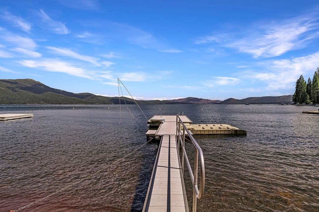 Lake Almanor, California, 96137, United States, 4 Bedrooms Bedrooms, ,3.5 BathroomsBathrooms,Residential,Forsale,1888837